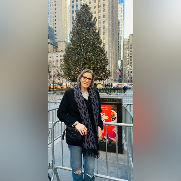 Hey! I'm Andrea! - Picture 2 of 5